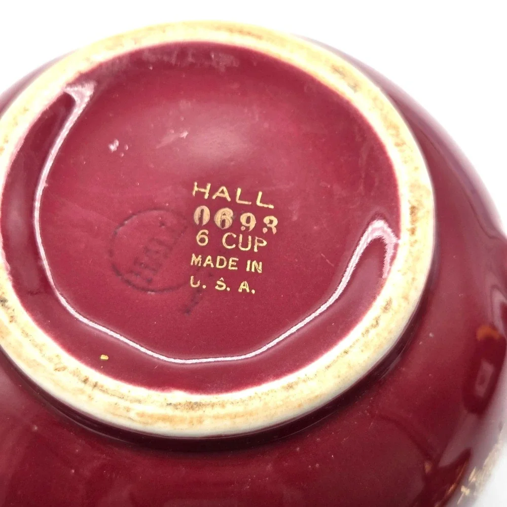 Hall Teapot #0693 Windshield Pattern 6 cup Crimson Red with Gold Roses and‎ Trim